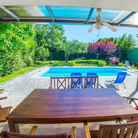 Maria With Heated Swimming Pool