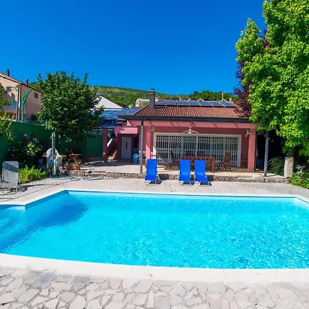 Maria With Heated Swimming Pool